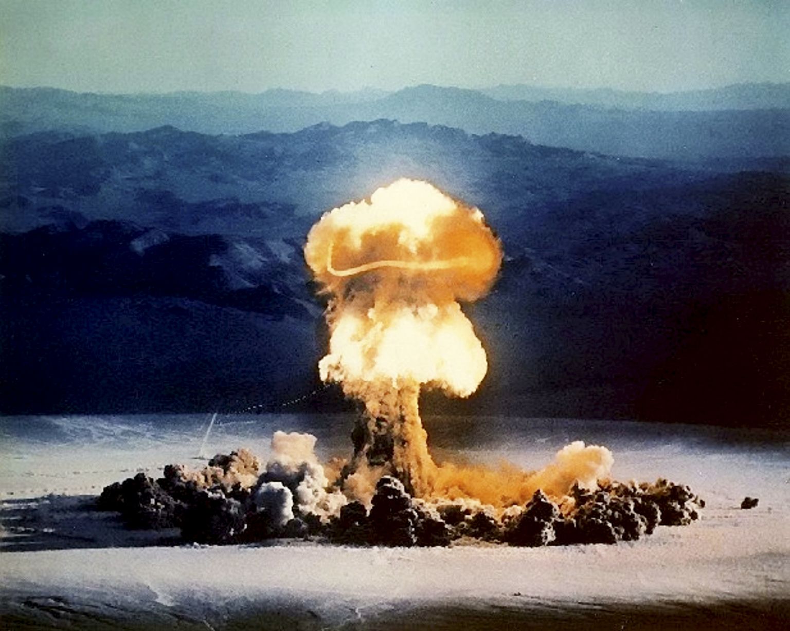 Tuumaseen, mis tekkis 37 kilotonnnise Priscilla tuumapommi testimisel Nevadas 1957. aastal.