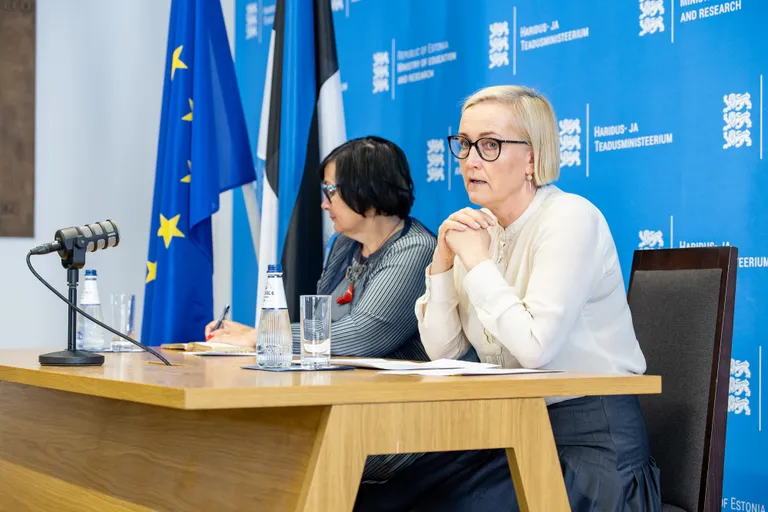 Министр образования и науки подчеркнула, что Нарва - большие молодцы.