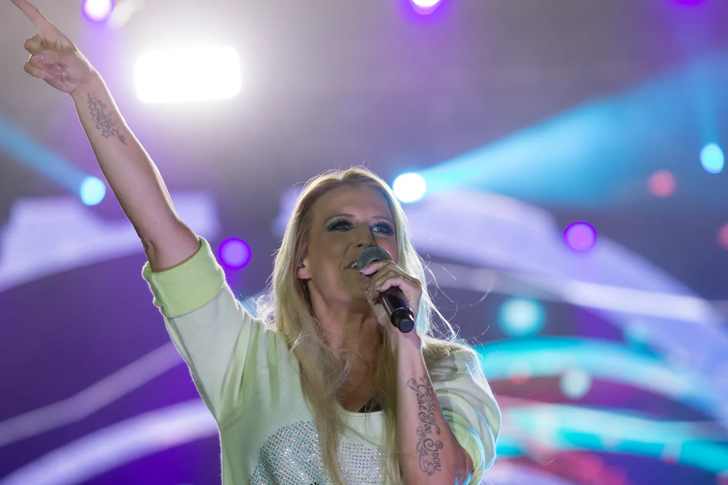 Cascada 2017. aastal Tallinna lauluväljakul festivalil We Love The 90s.