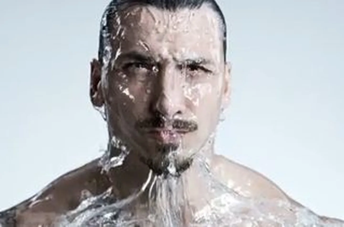 Нападающий «ПСЖ» и сборной Швеции Златан Ибрагимович снялся в очередном рекламном ролике.