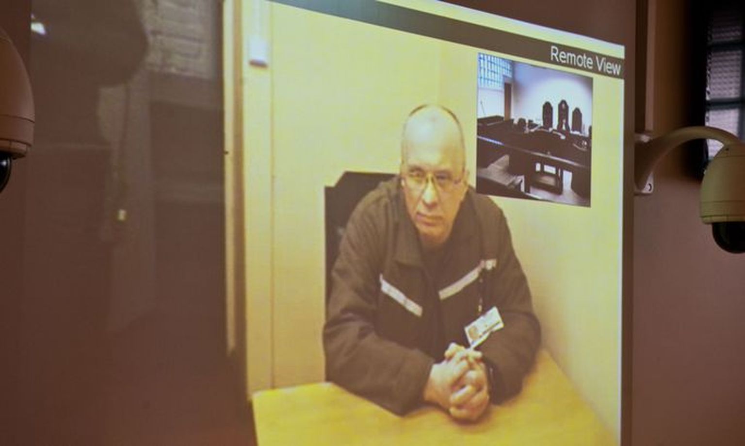 В мае 2013 года Харьюский уездный суд уже рассматривал вопрос об условно-досрочном освобождении Олега Пятницкого. Процесс шел посредством видеомоста из Таллиннской тюрьмы.