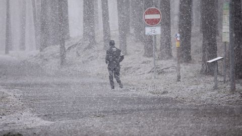 Piektdien gaidāms spēcīgs sniegputenis