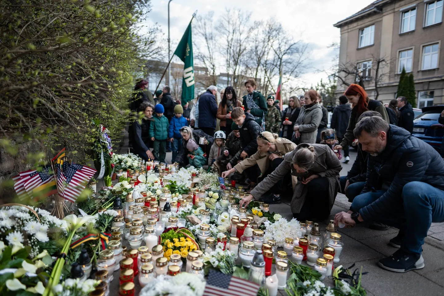 Ameerika Ühendriikide Vilniuse saatkonna ette Leedus hukkunud sõdurite auks püstitatud mälestuspaik.