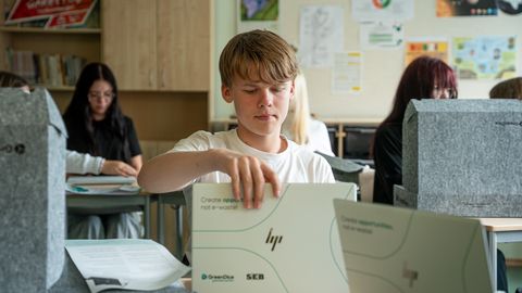 Tõrva vald annab kõigile 7.–12. klassi õpilastele personaalse arvuti