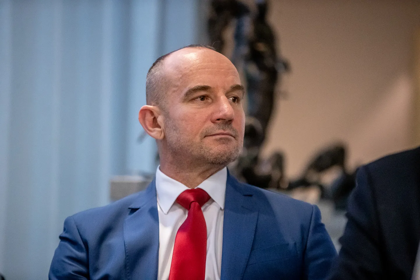 Олег Сынаялг погиб в авиакатастрофе 17 мая 2025 года.