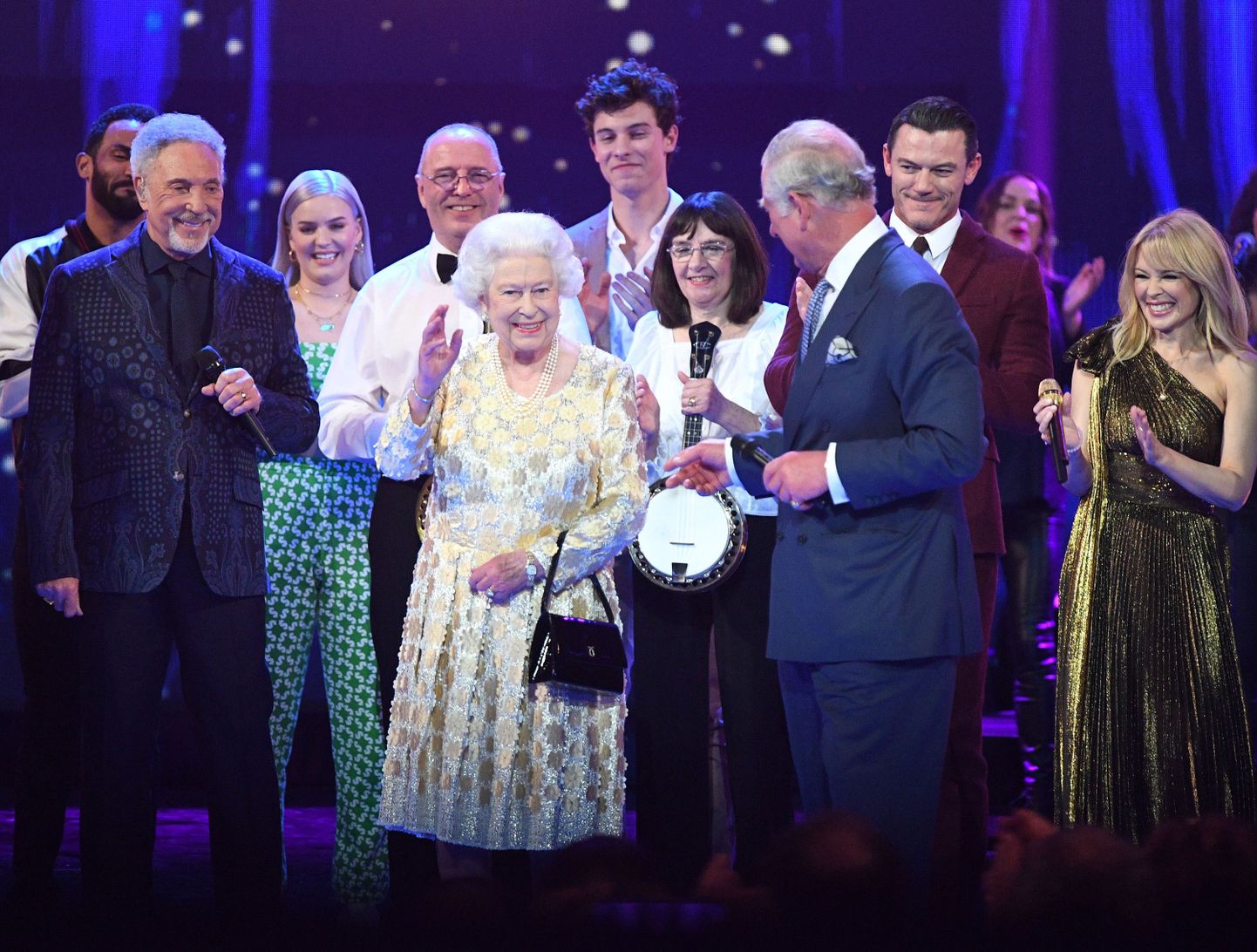 Craig David, Tom Jones, kuninganna Elizabeth II, prints Charles ja Kylie Minogue kuninganna sünnipäeval Royal Albert Hall, Londonis 21. aprillil 2018.

//ROGERSGEORGE_1700.00985/Credit:George Rogers/SIPA/1804221455