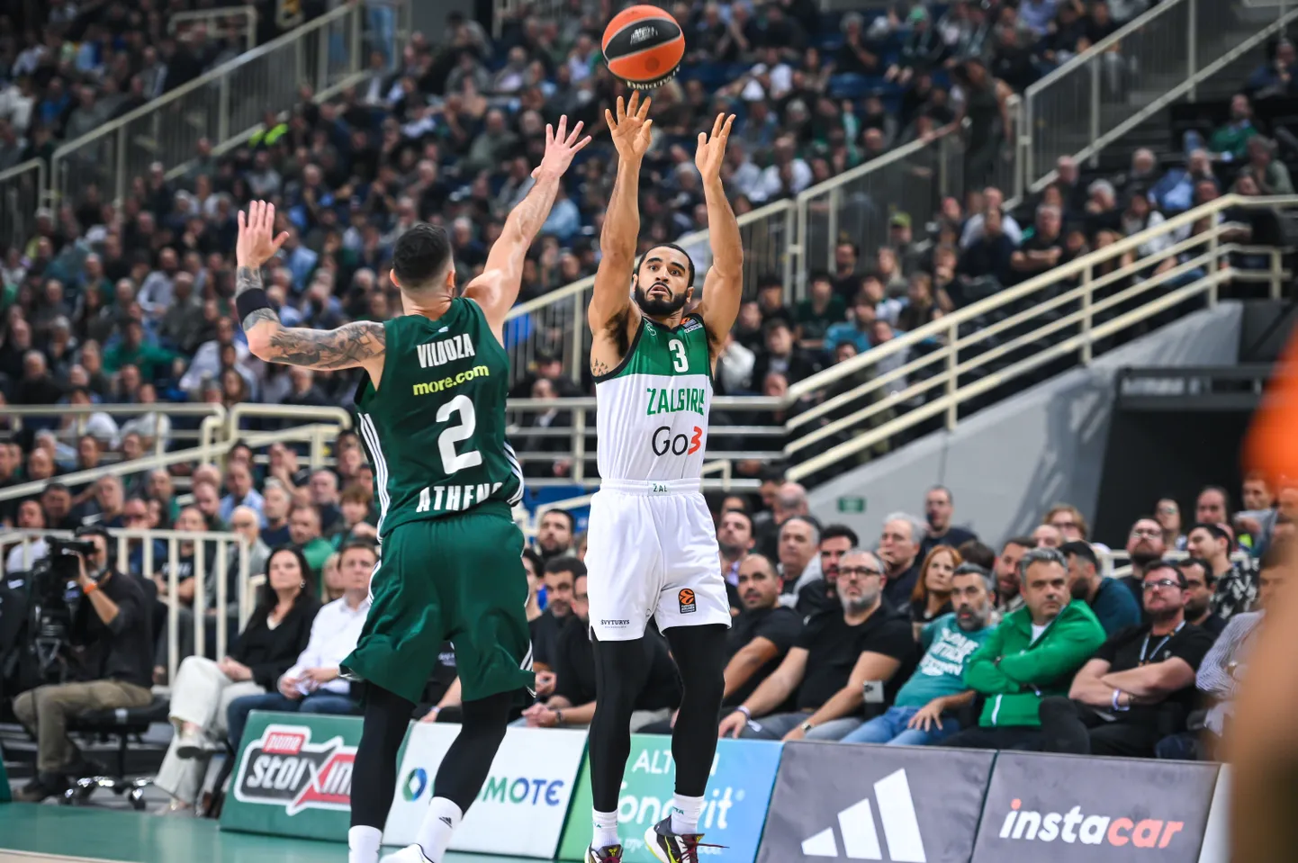 Naz Mitrou-Long viskel.
