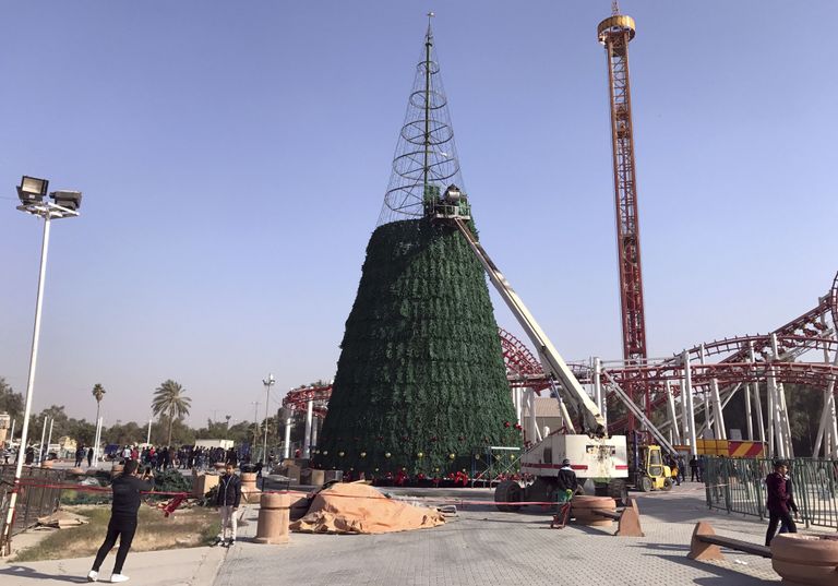 Bagdadi al-Zawra parki pandi püsti jõulupuu