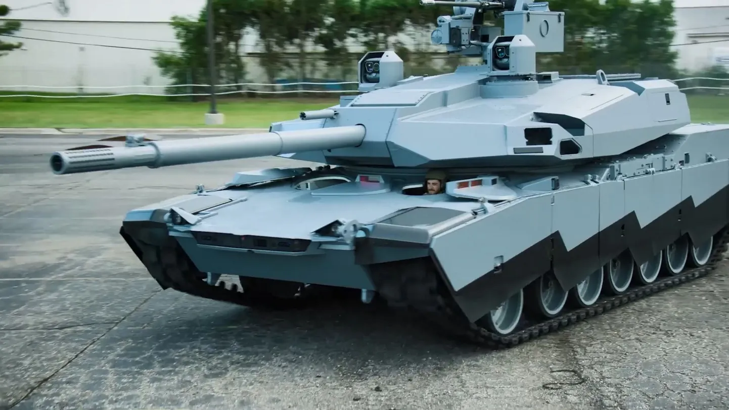 Ameeriklaste futuristlik kontseptsioontank AbramsX on üks neist tulevikupõlvkonna masinatest, millel peal automaatne torn ja mitu kahurit. Lisaks võib veel leida varustusest muidugi traditsioonilise raskekuulipilduja kui ka õhutõrjeraketid. Selline tank on kergem ja tarbib vähem kütust.