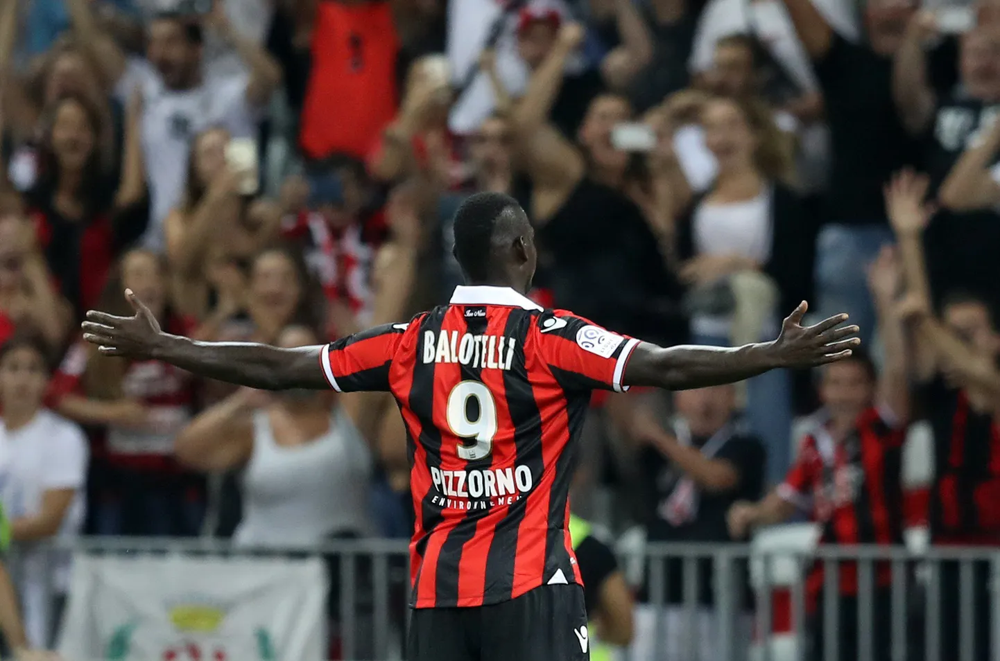 Mario Balotelli tähistab väravat