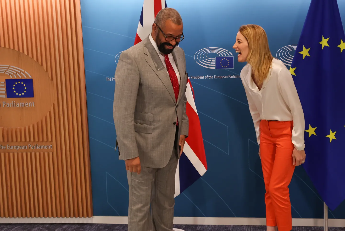 Euroopa Parlamendi president Roberta Metsola võttis esmaspäeval europarlamendi hoones Brüsselis vastu Briti välisministri James Cleverly.