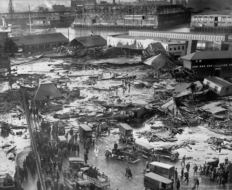 USAs Bostonis hukkus 1919 melassitehase õnnetuses 21 inimest ja 150 sai vigastada