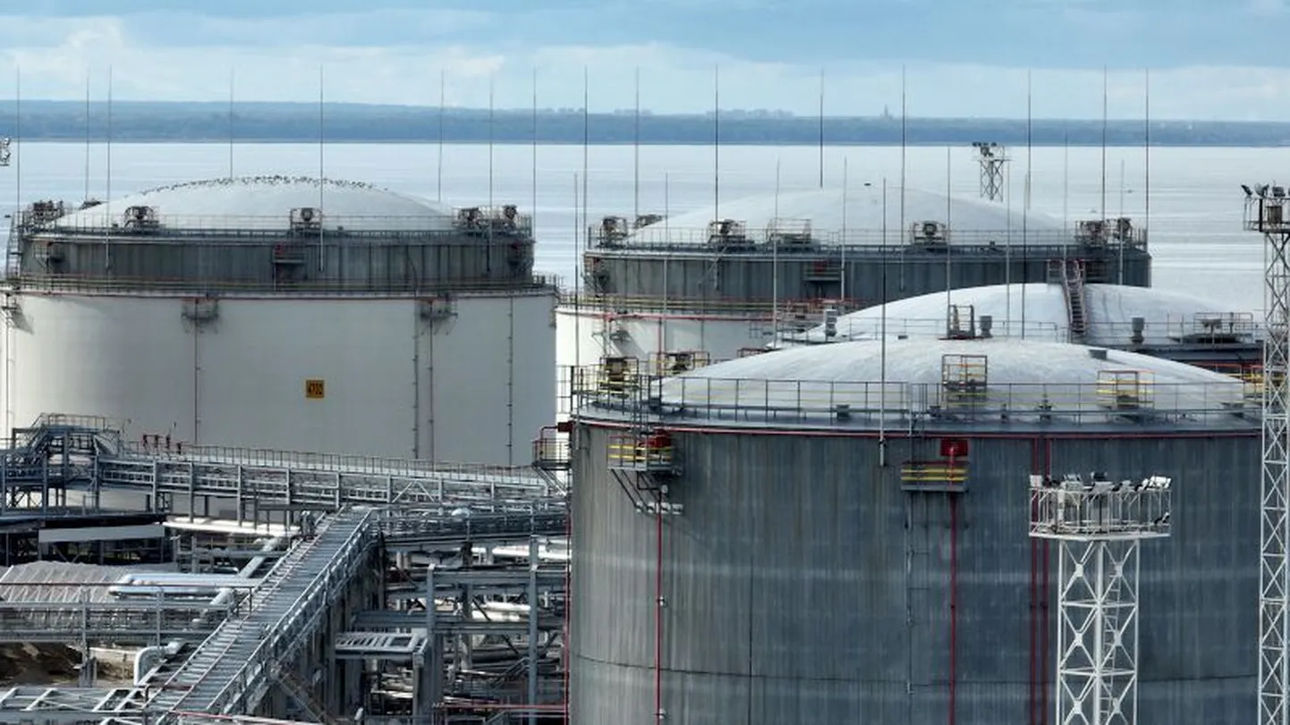 Петербургский нефтяной терминал стал целью атаки дронов, заявили как в Украине, так и на самом предприятии