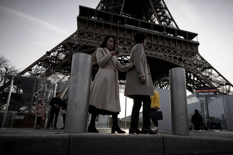 Paljud turistid pidid täna Pariisis pettuma, sest streigi tõttu on suletud ka Eiffeli torn.