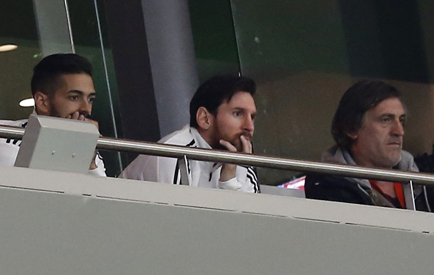 Lionel Messi (keskel)