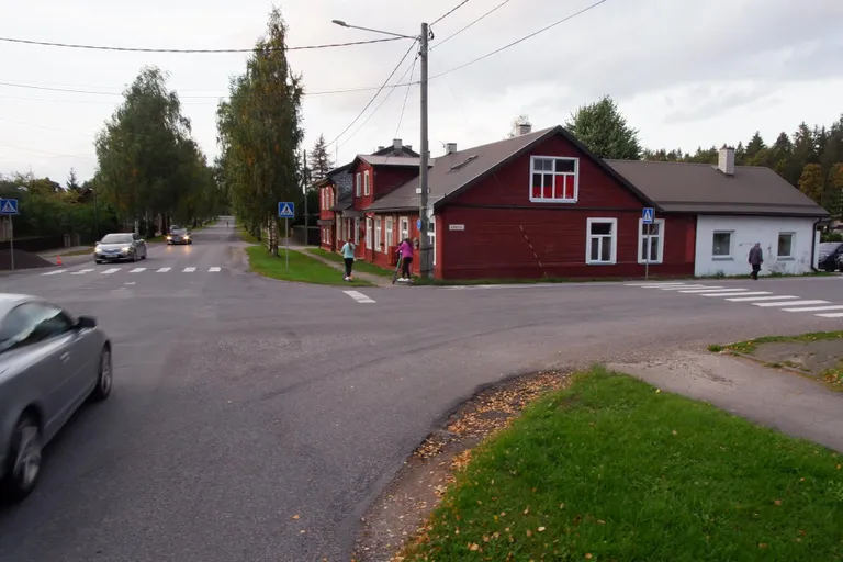 Lilleoru tänava ja Rakvere–Luige tee ristmik sai uue sebra.