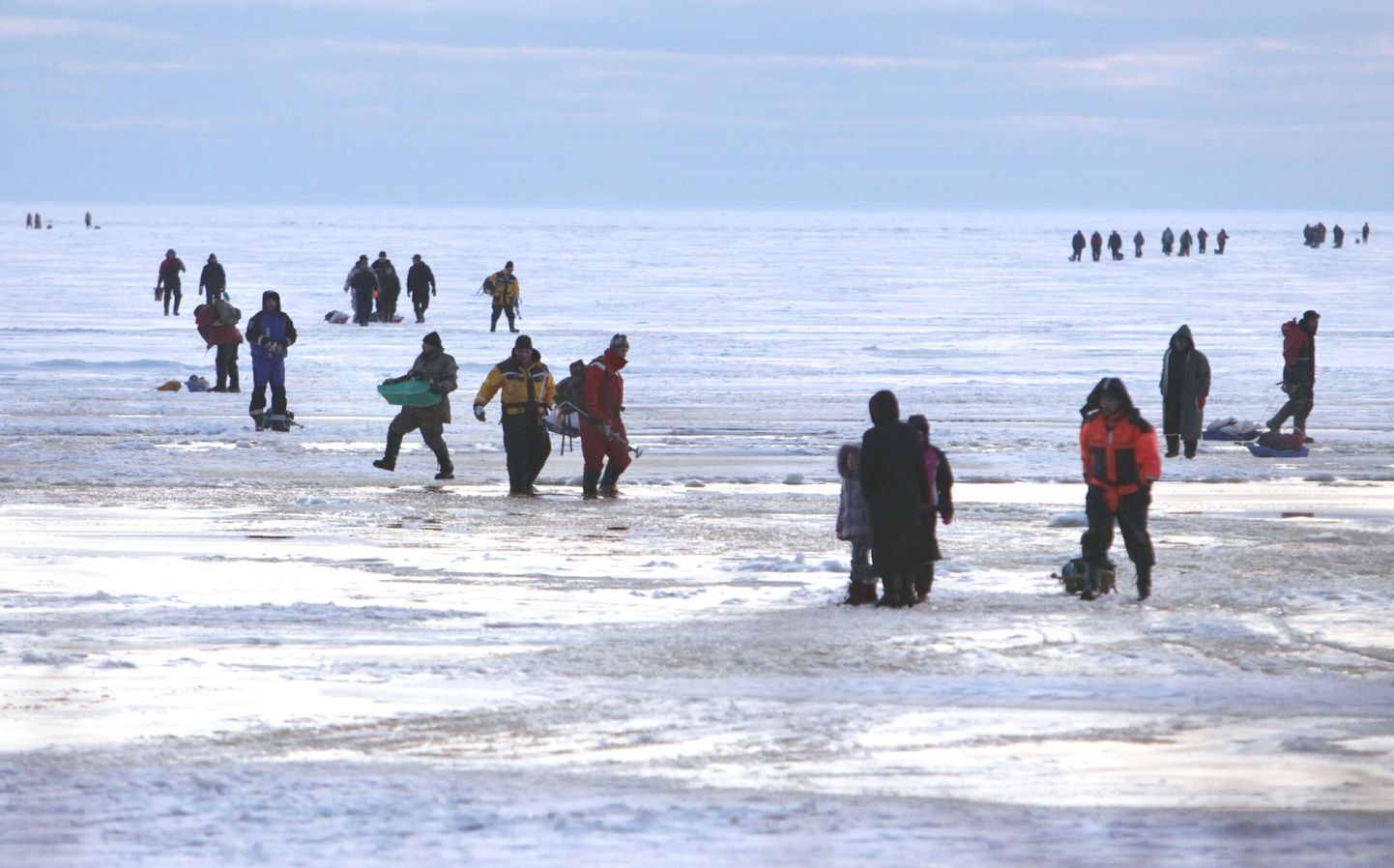 Kalastjad Pärnu lahel.
