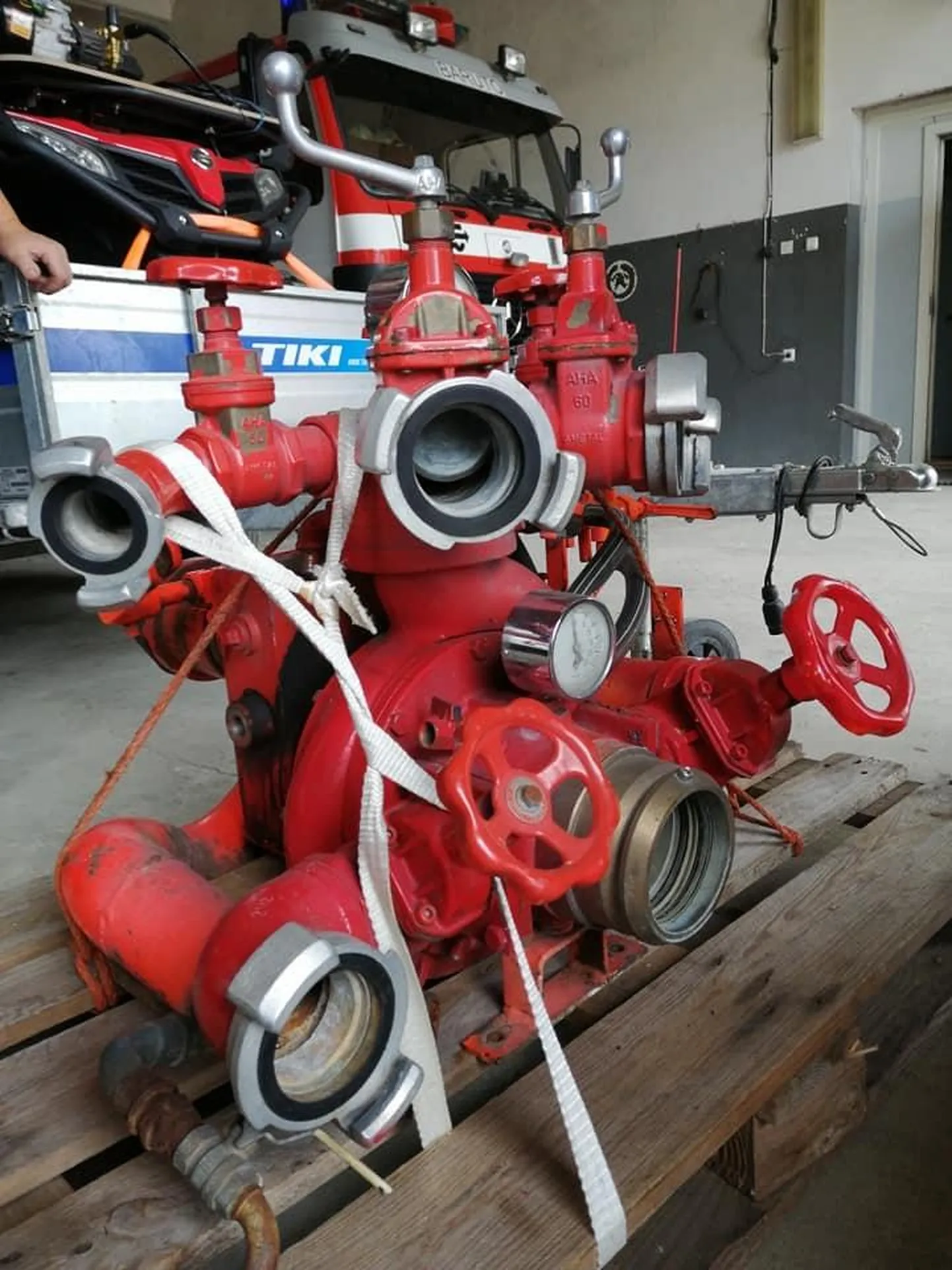 Kaido Höövelsoni Simuna vabatahtlikele pritsimeestele kingitud pump.