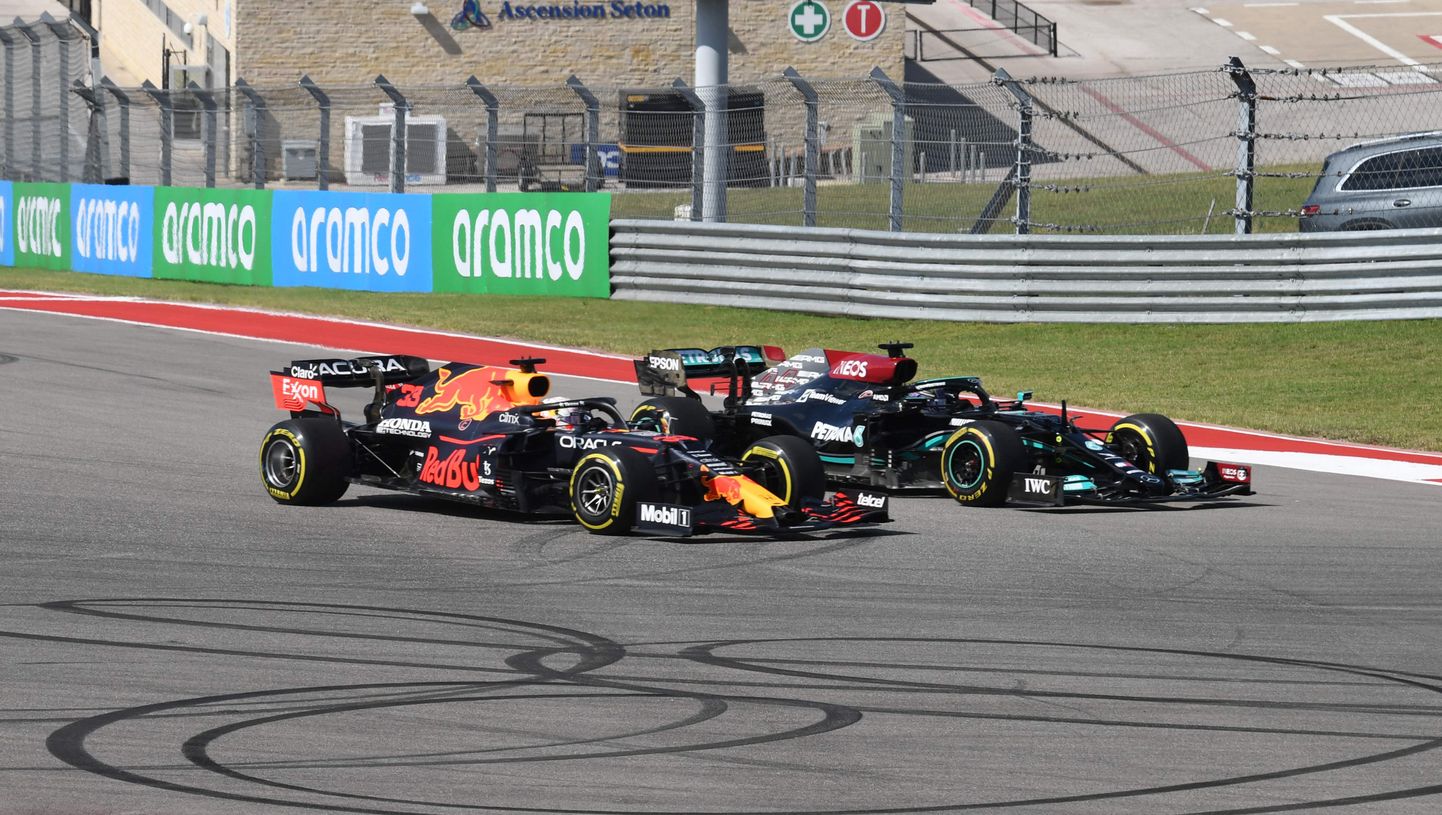 USA GP-l võitlevad võidu eest Max Verstappen ja Lewis Hamilton.