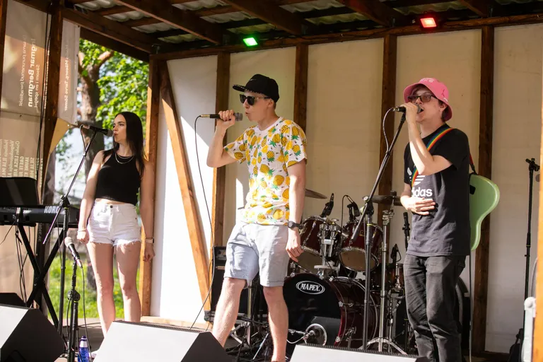 Culpas ja Sixten pälvisid eriauhinna Ukulele suvebaarilt, nende pala "Viinamarjamahla" jäi rahvahääletusel kolmandale ning üldedetabelis neljandale kohale.