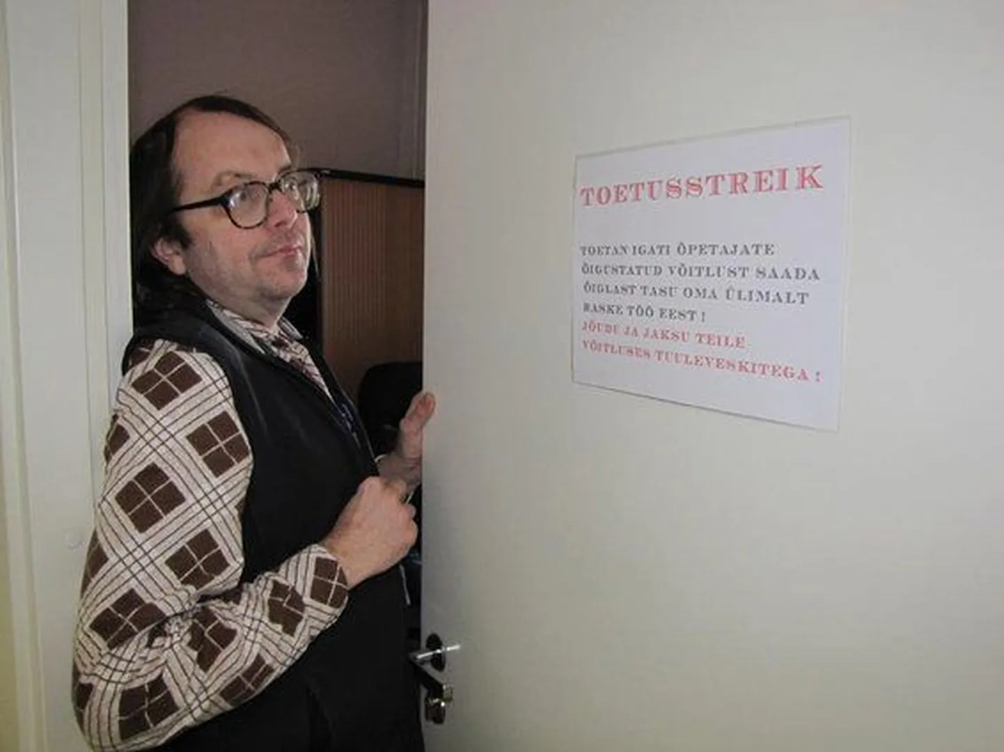 Psühhiaater Vahur Kuperjanov avaldamas toetust õpetajate streigile.
