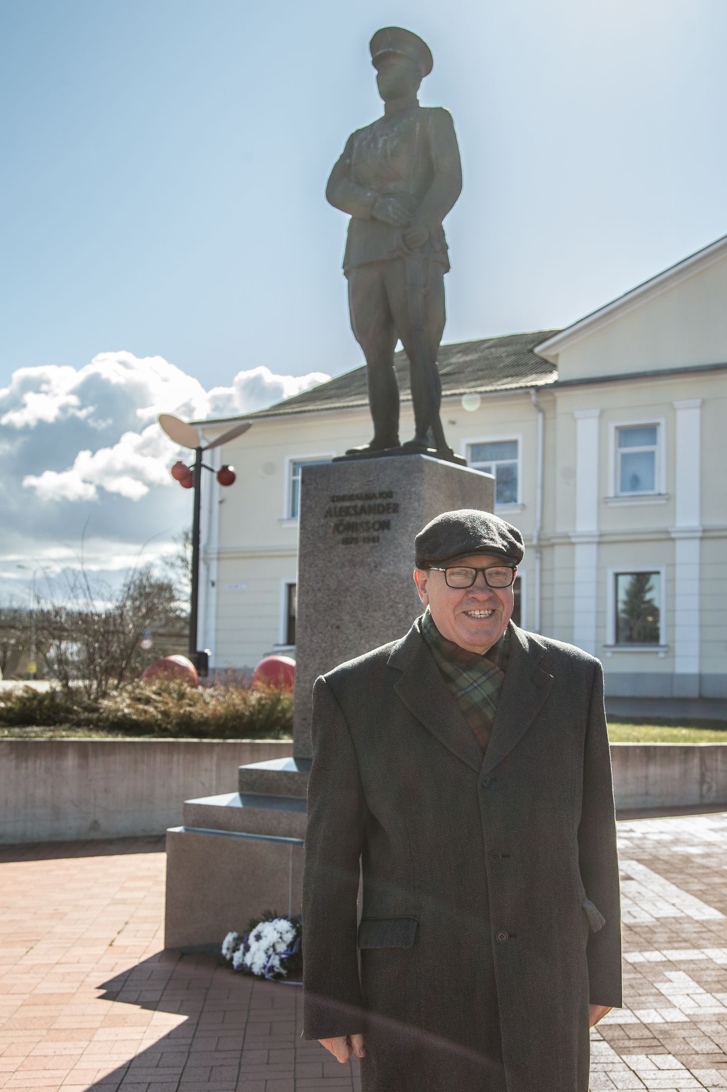 Калев Наур на протяжении многих лет был активным деятелем общественной жизни, благодаря которому в Йыхви был установлен памятник генералу Александеру Тыниссону и организовано множество различных мероприятий.
