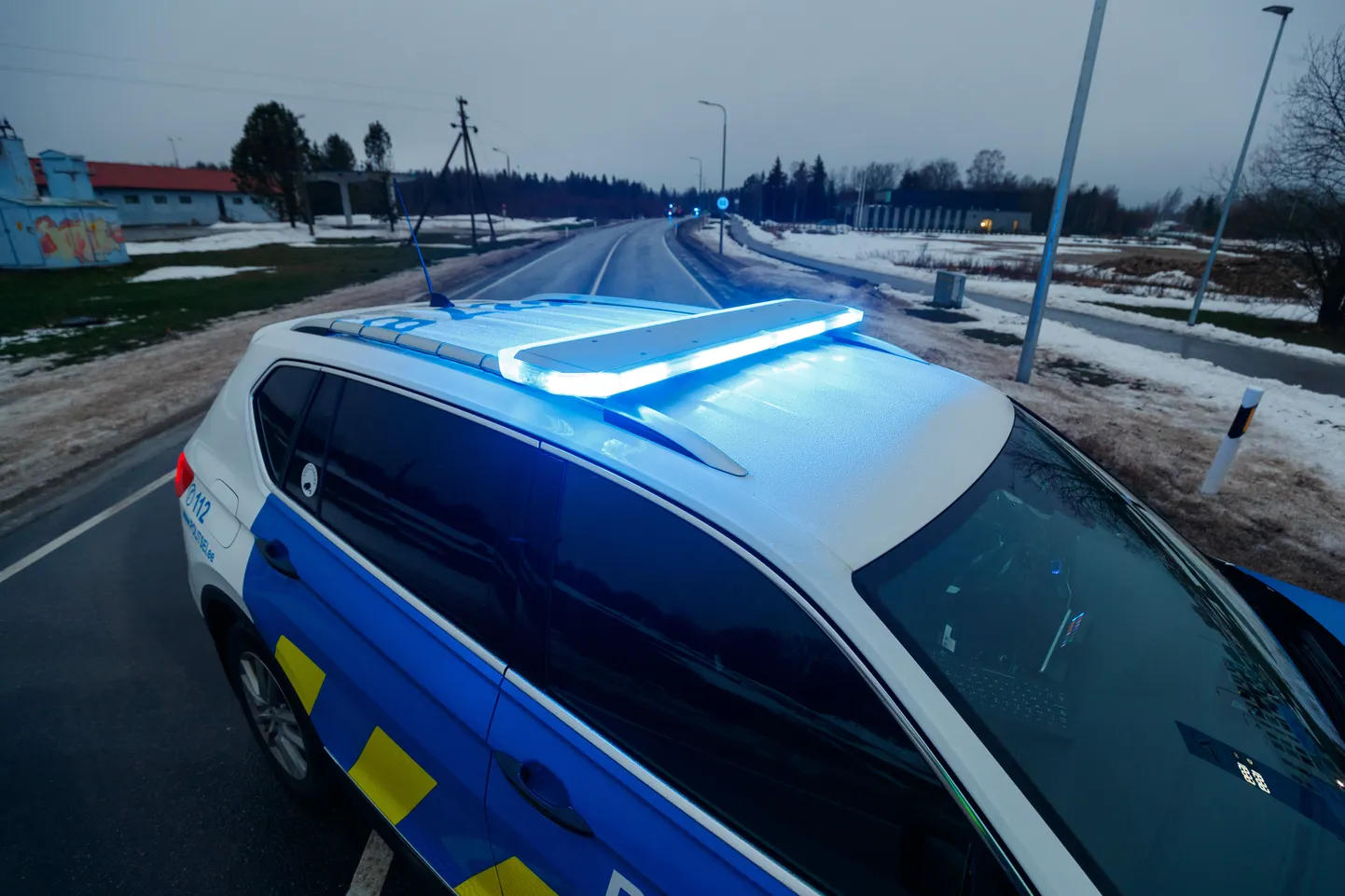 Politsei liiklusõnnetuse sündmuspaigal. Foto on illustratiivne.