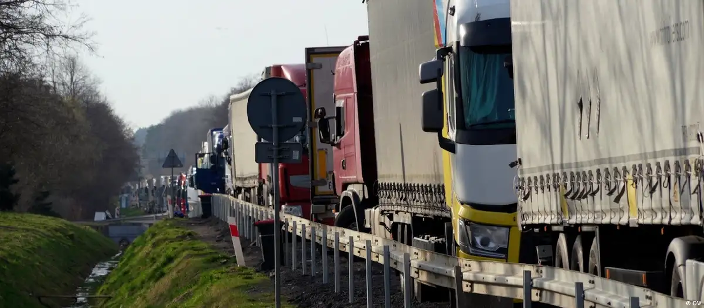 Очередь из грузовиков на польско-украинской границе