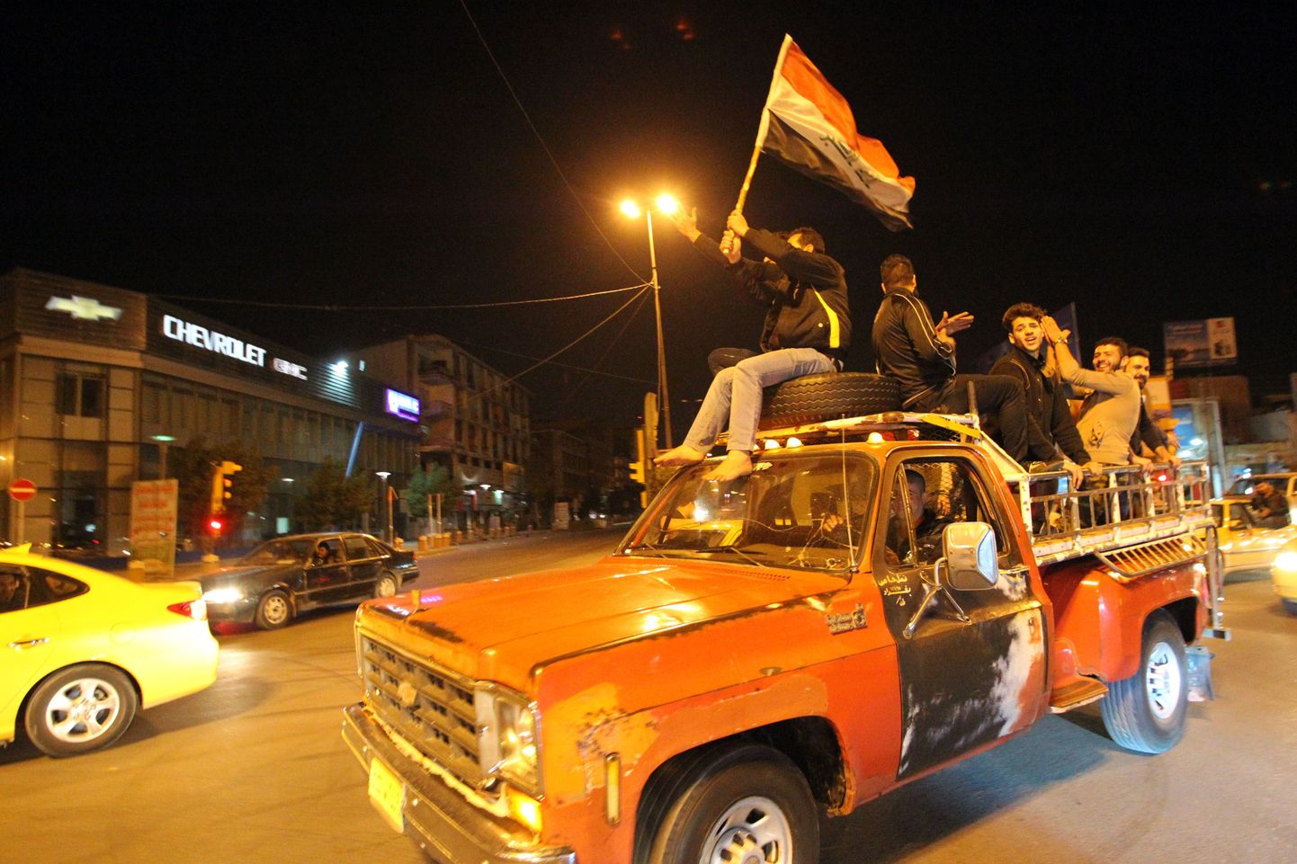 Iraaklased tähistasid öise liikumiskeelu lõppu
