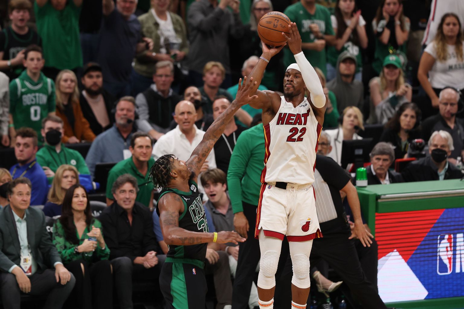 Miami Heati mängija Jimmy Butler viskas idakonverentsi finaali kuuendas mängus 47 punkti.