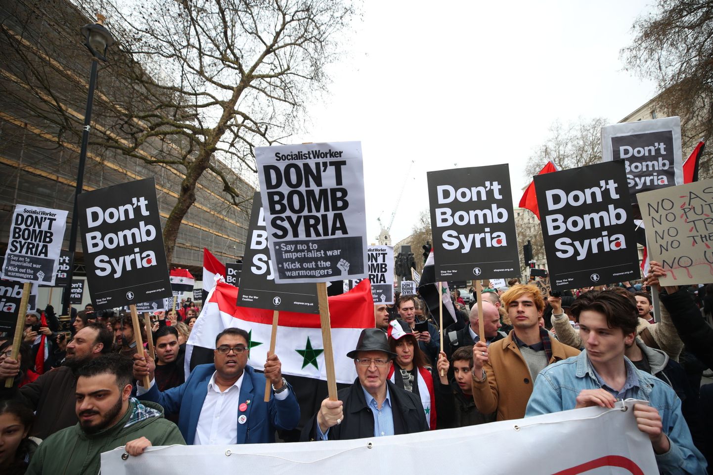 Londonis avaldati meelt Süüria suhtes sõjategevuse alustamise vastu.