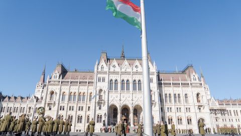 Ungari ja USA leppisid kokku kõigi aegade suurimas kaitsetehingus