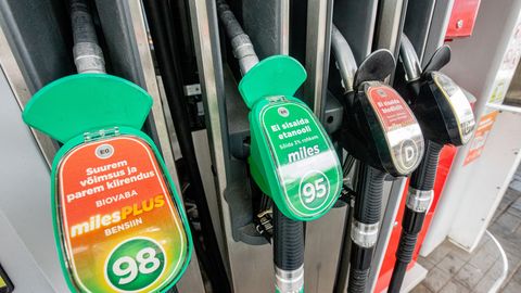 GRAAFIKUD ⟩ Kütustehinnad langesid sellel nädalal terves Baltikumis
