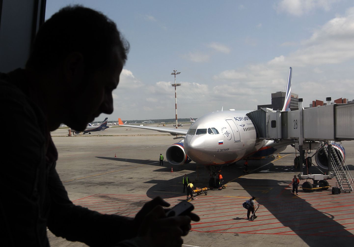 Reisiks Kuubale valmistuv lennuk Moskva Šeremetjevo lennuväljal.