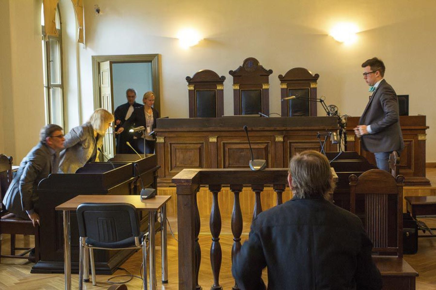 Täna kuulutatakse Viljandi kohtumajas välja õpetaja tapmises süüdistatava nooruki kohtuotsus.