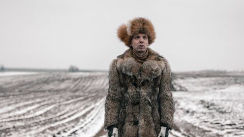VAATA ⟩ Värskes Eesti mängufilmis keerab Taavi Teplenkov rahuliku külaelu pea peale
