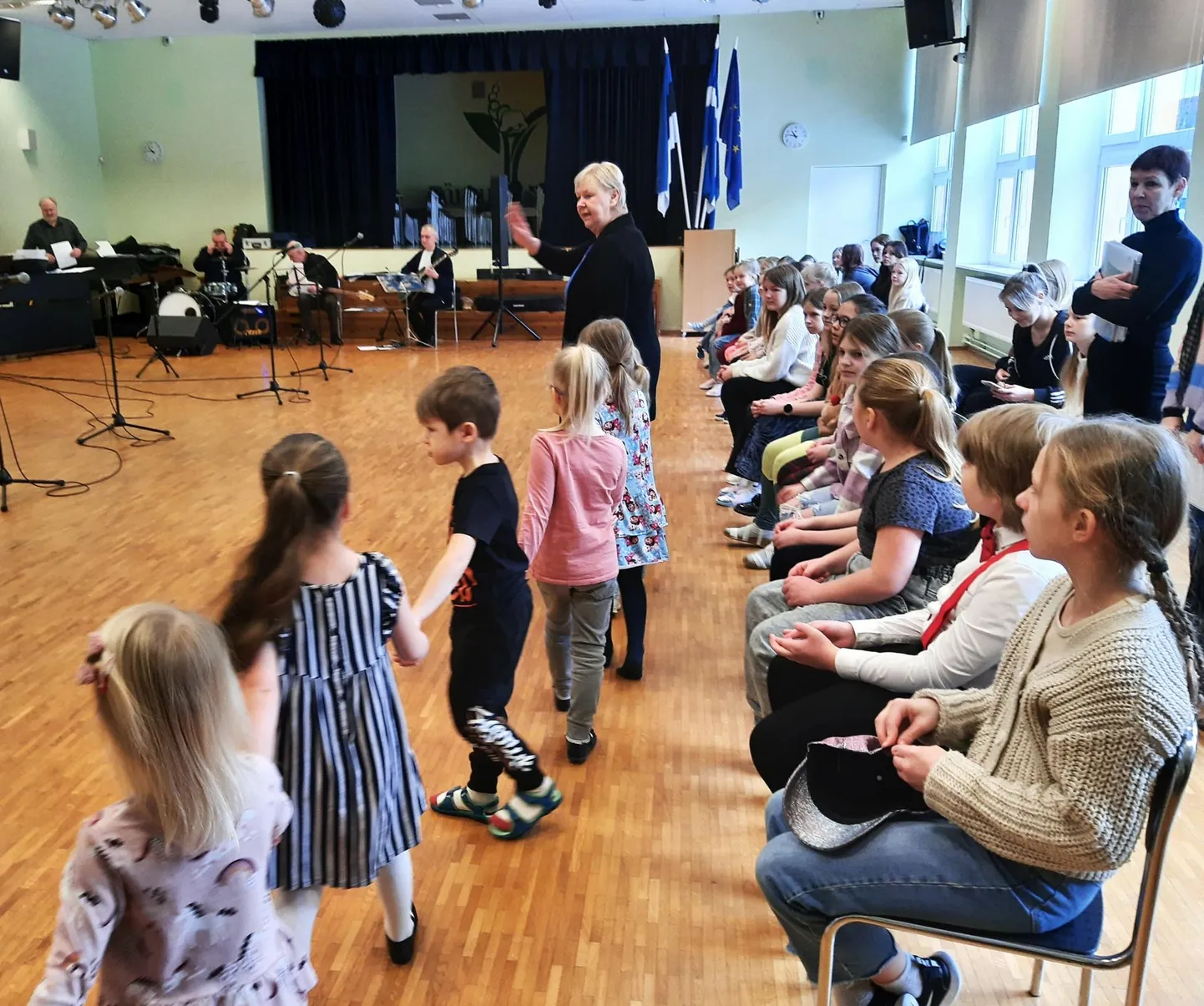EV 105 kontserdi peaproov. Lapsi juhendab Jana Trink.