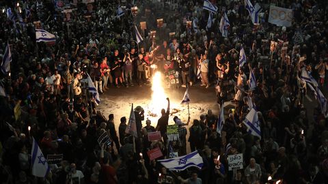 VIDEO ⟩ Iisraelis kogub hoogu uus Netanyahu võimult lahkumist nõudvate protestide laine