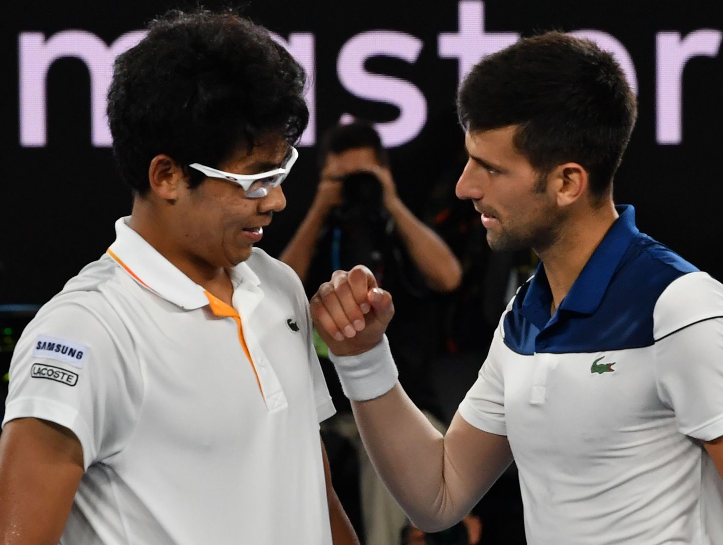 Novak Djokovic soovis noorele ametivennale pärast mängu edu.