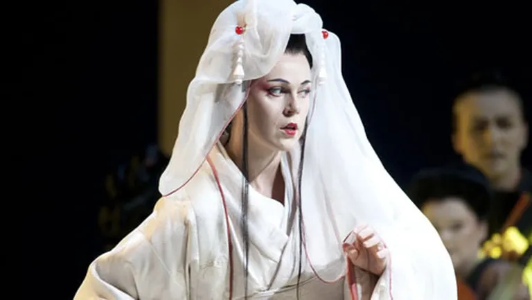 Kristīne Opolais Čo Čo Sanas lomā operas izrādē "Madama Butterfly" Londonas Karaliskajā operā 