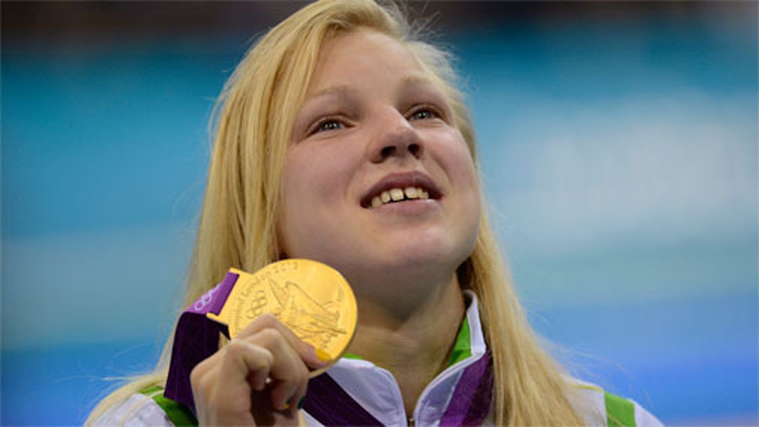 15 gadus vecā Rūta Meilutīte atnesa Lietuvai zeltu 100 metru brasa peldējumā