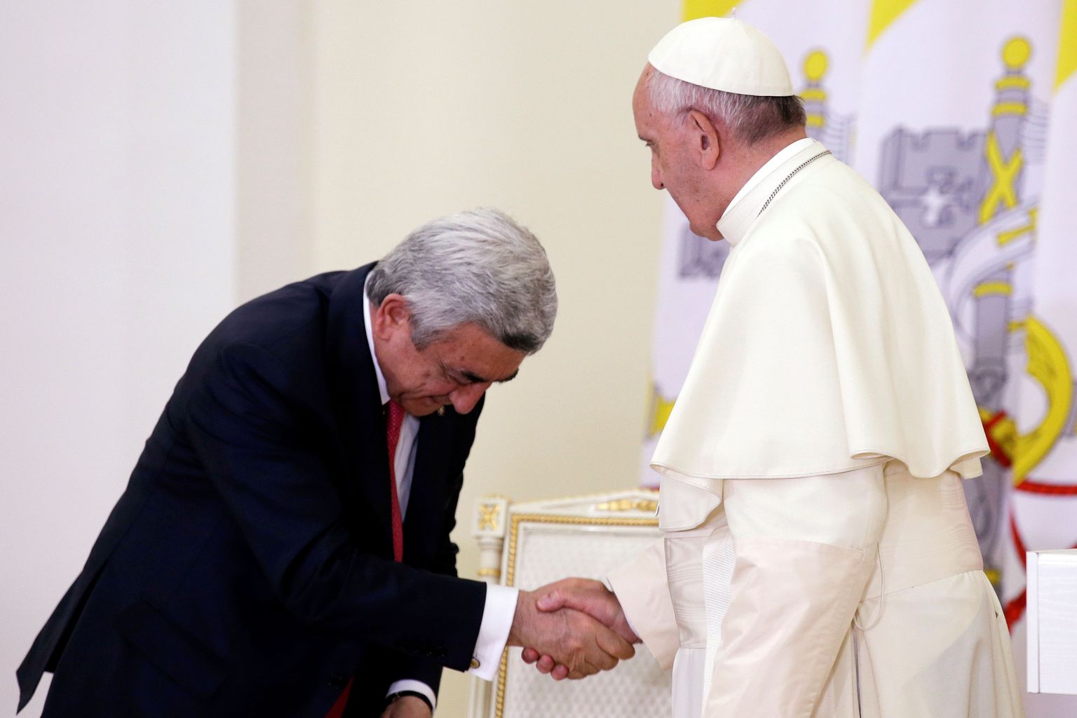 Paavst rääkis genotsiidist kohtudes pealinnas Jerevanis president Serž Sarkisjaniga.