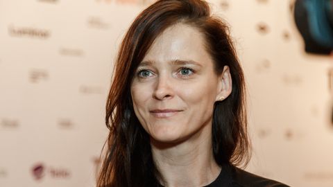 HARULDANE KLÕPS ⟩ Milline armas hurmur! Modell Carmen Kassi uus foto pojaga pani fännide südamed sulama