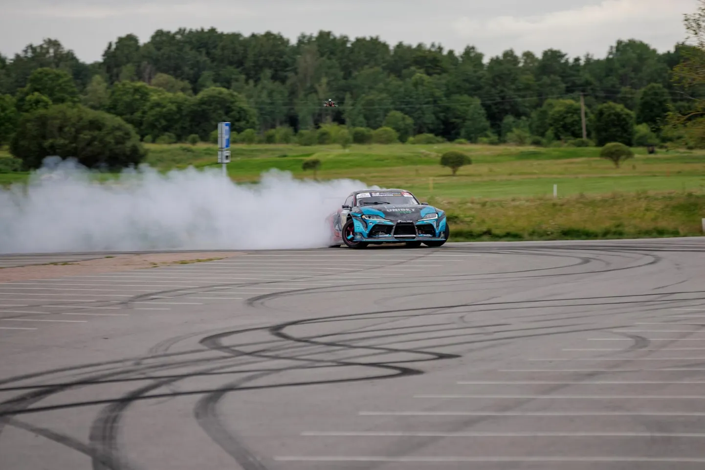 Linnatänavad ei ole driftimiseks, selleks sobiv ringrada on kiviviske kaugusel.