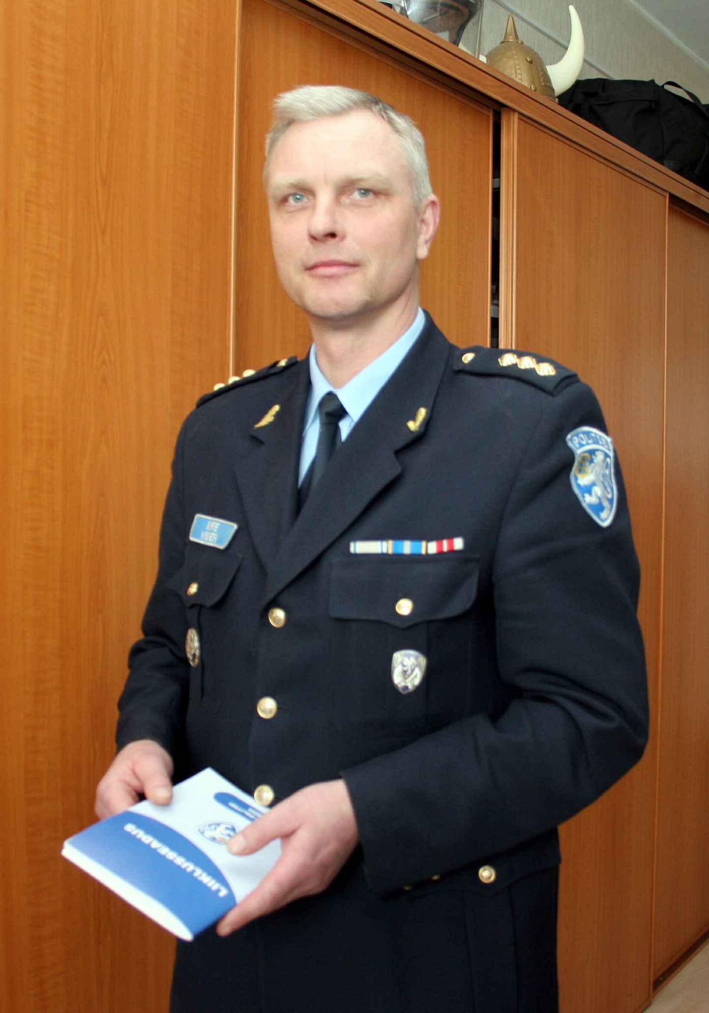 Pärnu politseiosakonna korrakaitsetalituse vanemkomissar Imre Veber.