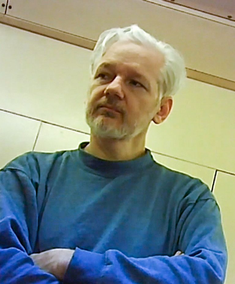 Julian Assange vanglas.