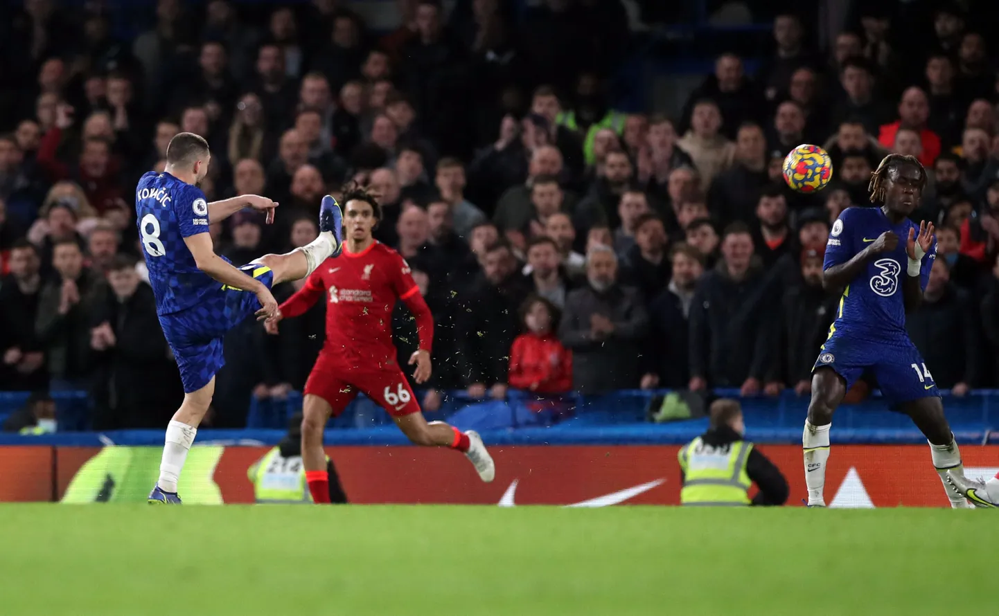 Kohtumise ilusaima värava lõi Chelsea poolkaitsja Mateo Kovacic (nr 8).