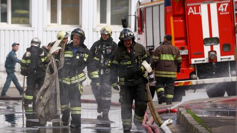 Волгоград потрясли удары дронов; вновь загорелся крупный завод 