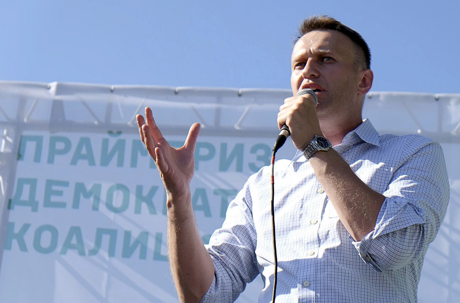 Venemaa opositsioonijuht Aleksei Navalnõi pidamas juunis 2015 Novosibirskis kõnet