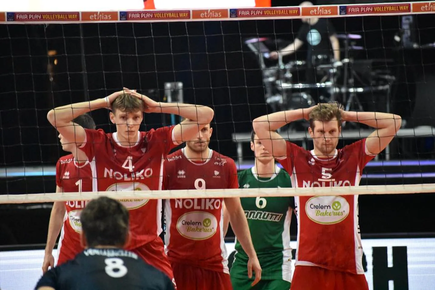Timo Tammemaa (number 4).